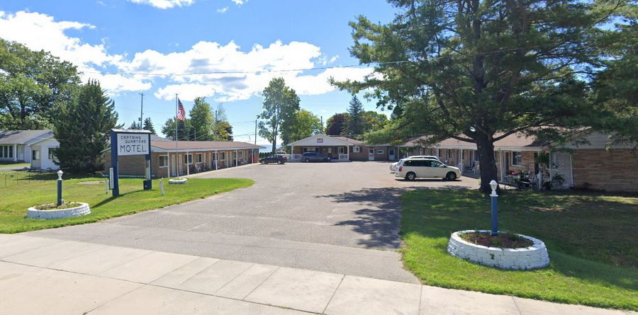 Royal Motel (Captians Quarters Motel) - 2022 Street View (newer photo)